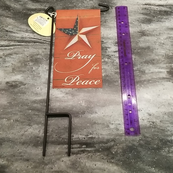 Garden stake and flag NWT - Picture 3 of 4